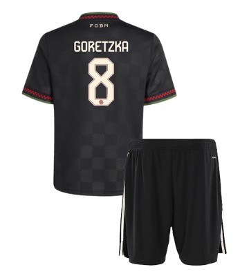 Bayern Munich Leon Goretzka #8 Tredjetrøje Børn 2025-26 Kortærmet (+ Korte bukser)